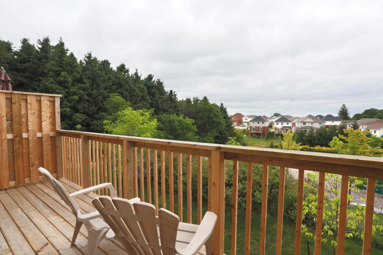 Boardwalk Homes - Executive Townhomes Китченер Экстерьер фото