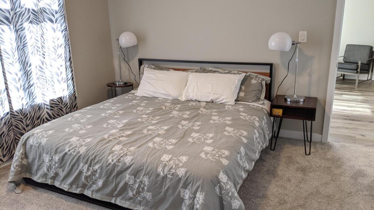 Boardwalk Homes - Executive Townhomes Китченер Экстерьер фото