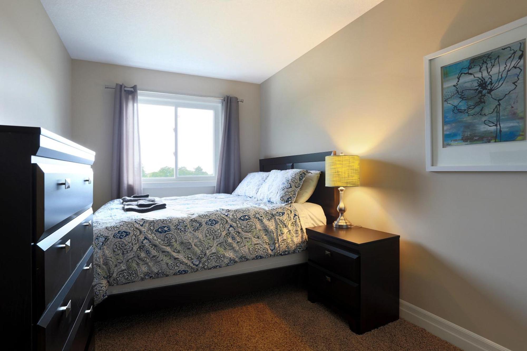 Boardwalk Homes - Executive Townhomes Китченер Экстерьер фото