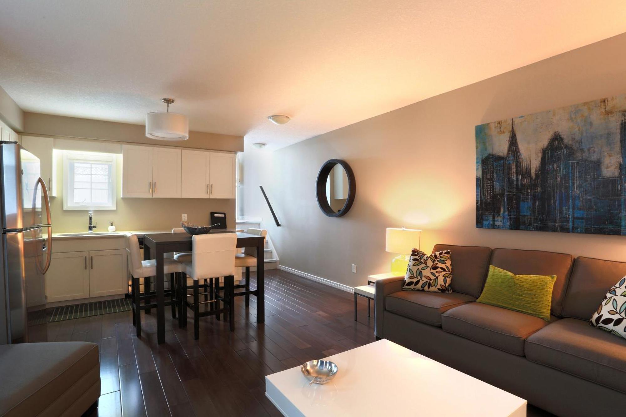 Boardwalk Homes - Executive Townhomes Китченер Экстерьер фото