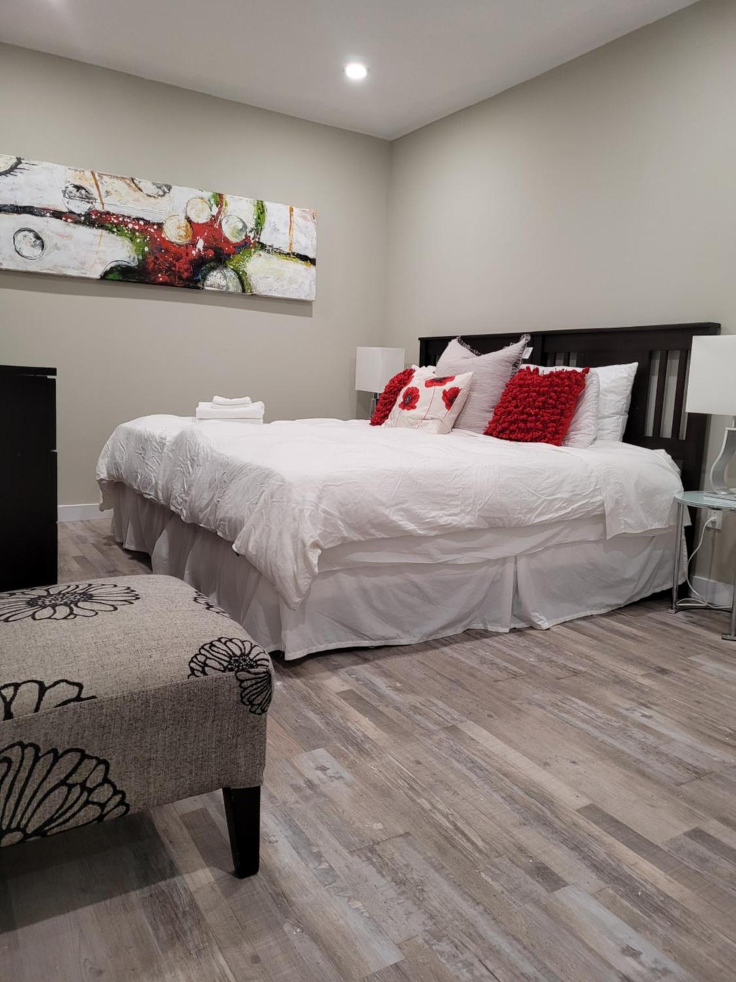 Boardwalk Homes - Executive Townhomes Китченер Экстерьер фото