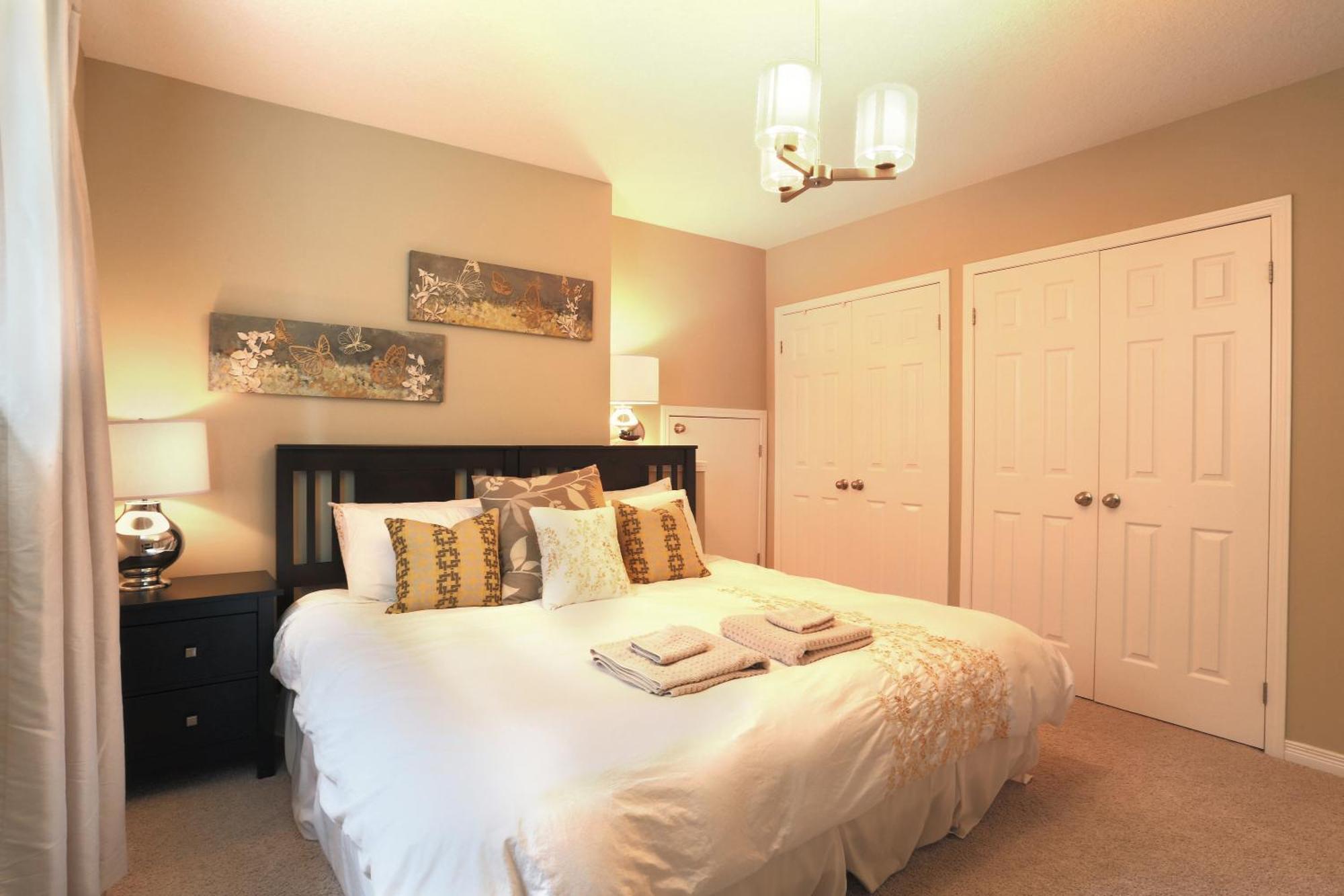 Boardwalk Homes - Executive Townhomes Китченер Экстерьер фото