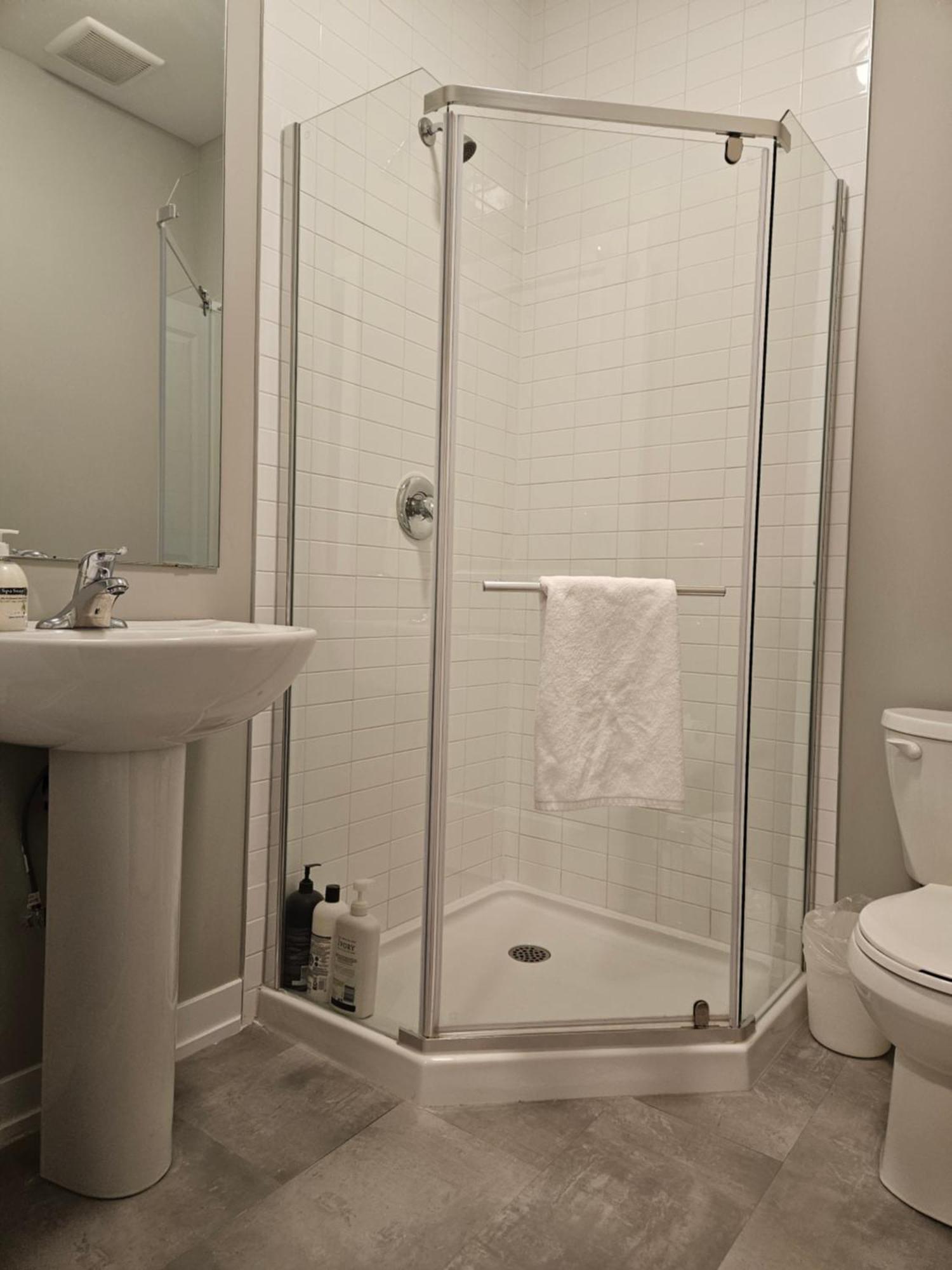Boardwalk Homes - Executive Townhomes Китченер Экстерьер фото