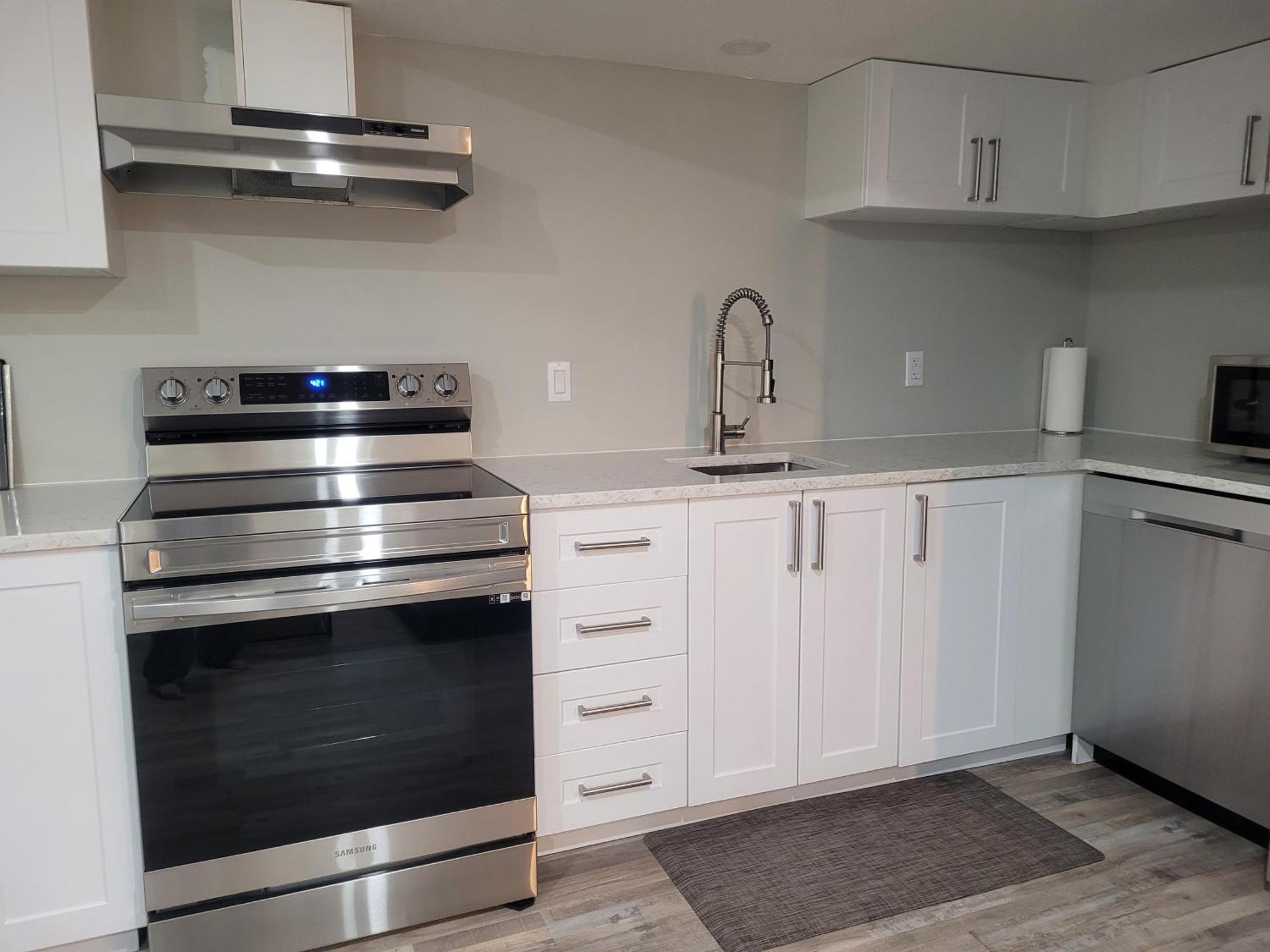 Boardwalk Homes - Executive Townhomes Китченер Экстерьер фото