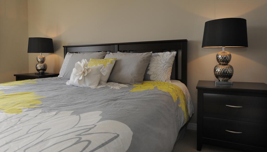 Boardwalk Homes - Executive Townhomes Китченер Экстерьер фото