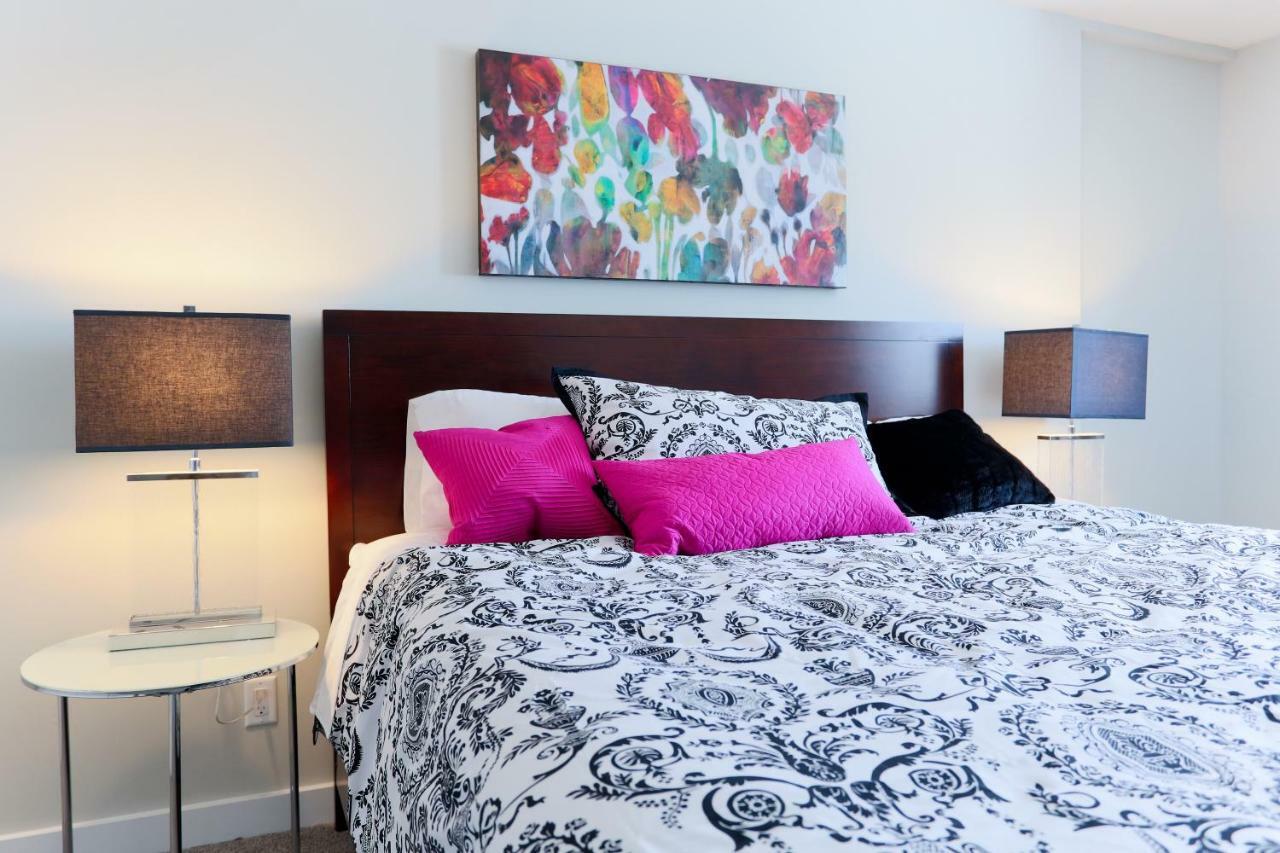 Boardwalk Homes - Executive Townhomes Китченер Экстерьер фото